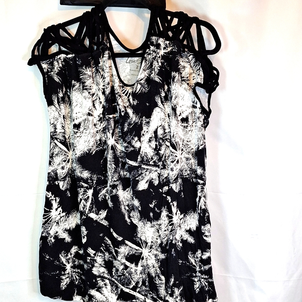 LOVE SICK TOP.